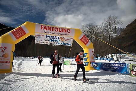 sotto il gonfiabile di Fantolino arrivano i primi